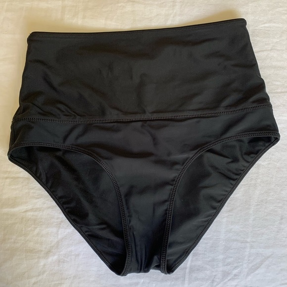 lululemon Salty Swim Black Bikini - Picture 5 of 6